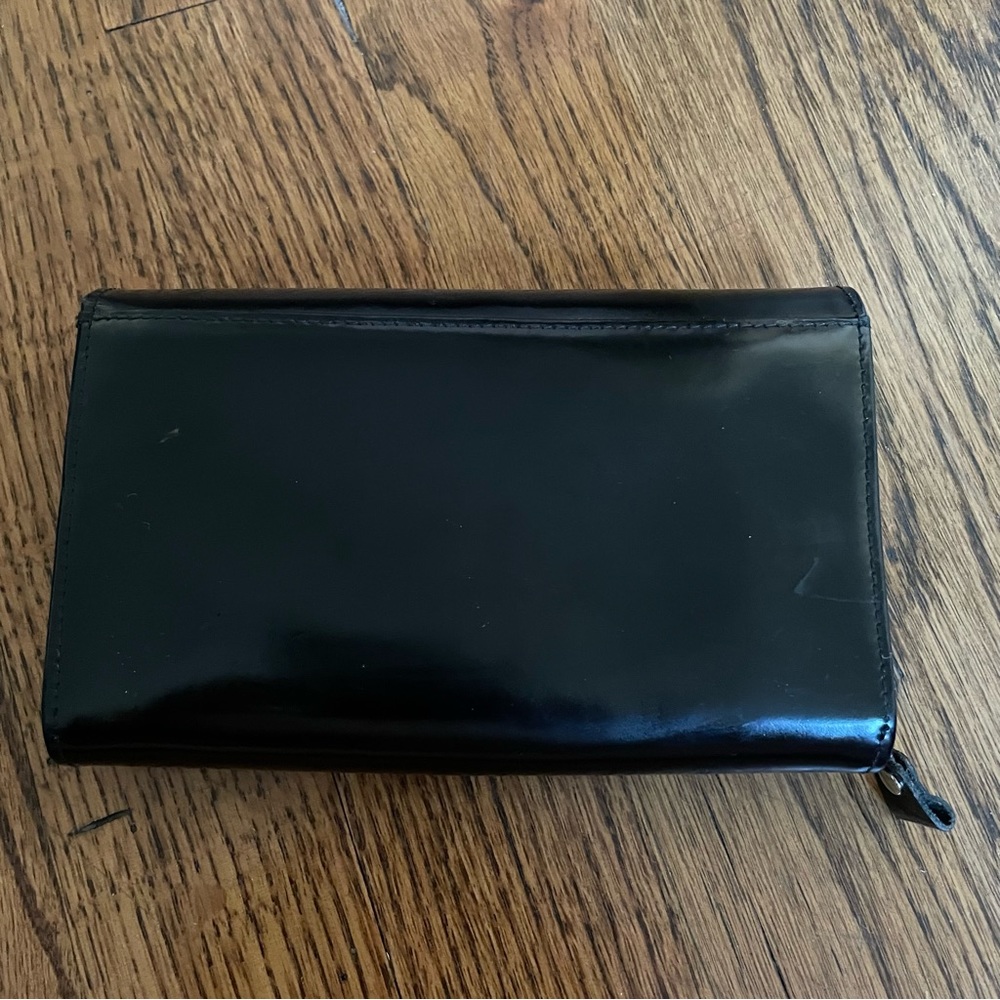 ❌ SOLD ❌ Vintage Prada Wallet - Picture 2 of 5